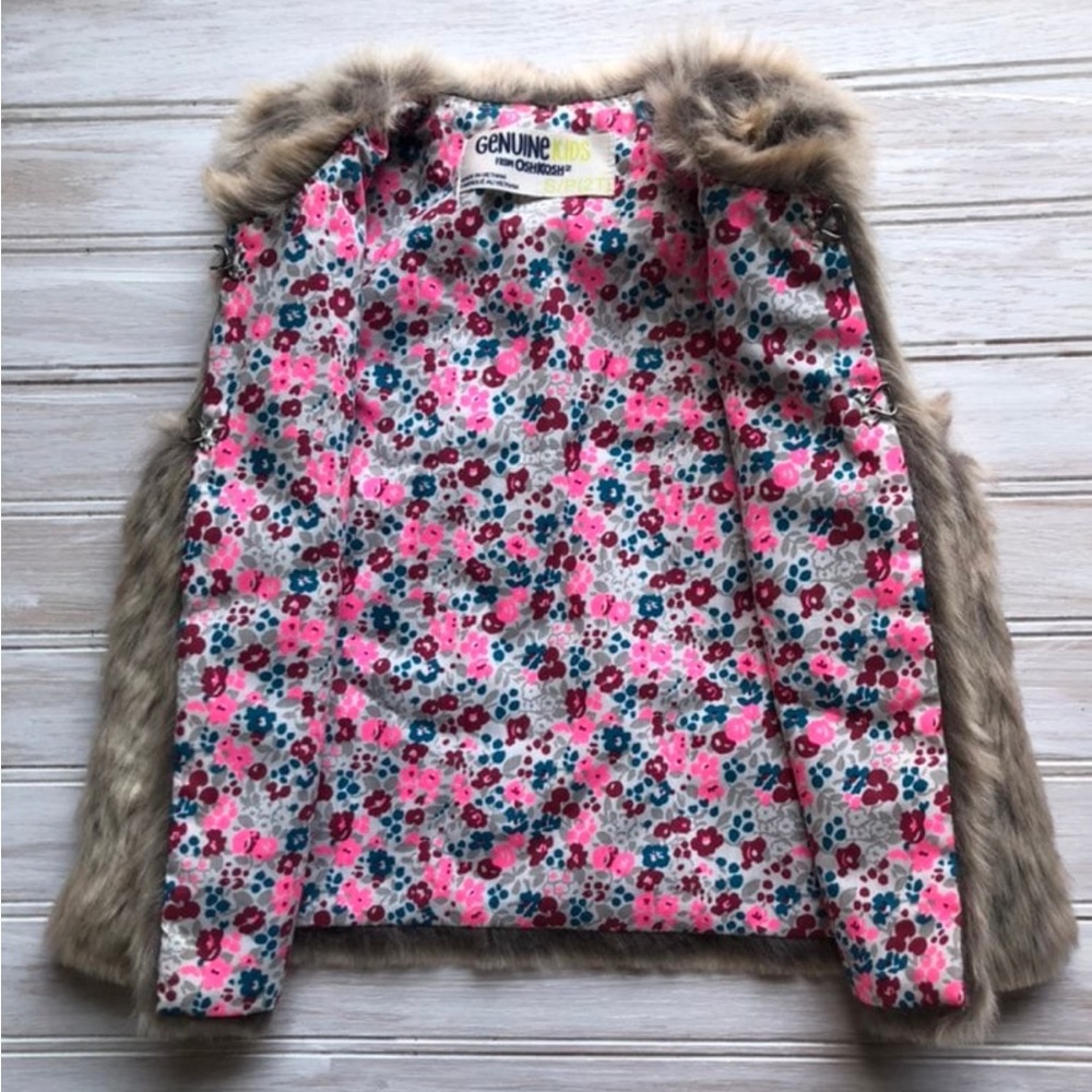 Osh Kosh 2T Faux Fur Vest - Picture 3 of 8